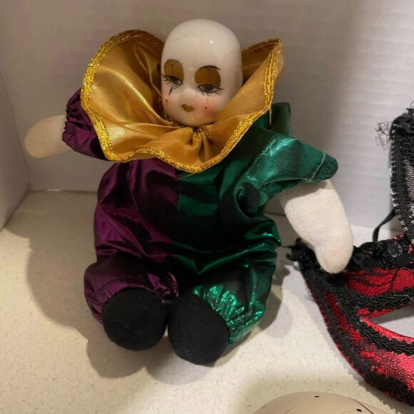 VTG Y2K Mardi Gras 6 PC Lot Masquerade Masks & Harlequin Pierrot Jester Dolls - Picture 5 of 14